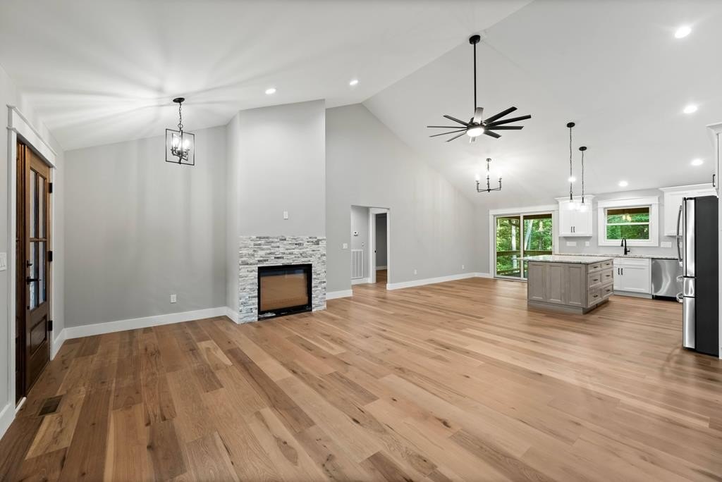 MONTEREY, Tennessee, 38574, United States, 3 Bedrooms Bedrooms, ,2 BathroomsBathrooms,Residential,Forsale,1907888
