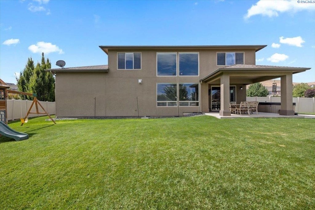 Richland, Washington, 99352, United States, 5 Bedrooms Bedrooms, ,3 BathroomsBathrooms,Residential,Forsale,1959746