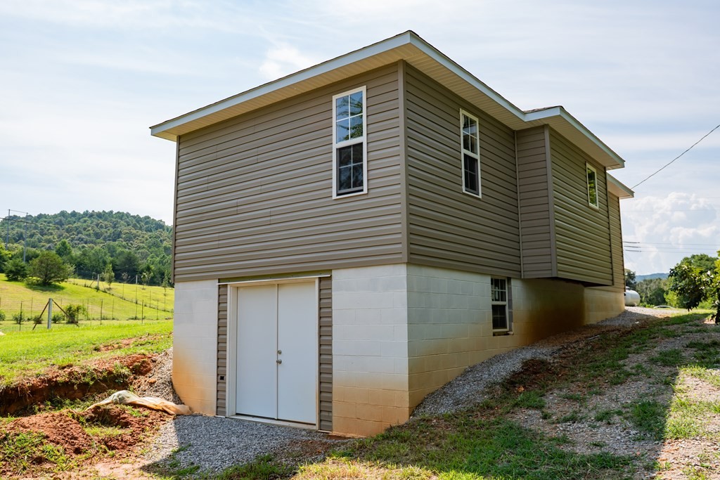 Doyle, Tennessee, 38559, United States, 3 Bedrooms Bedrooms, ,2 BathroomsBathrooms,Residential,Forsale,2010934