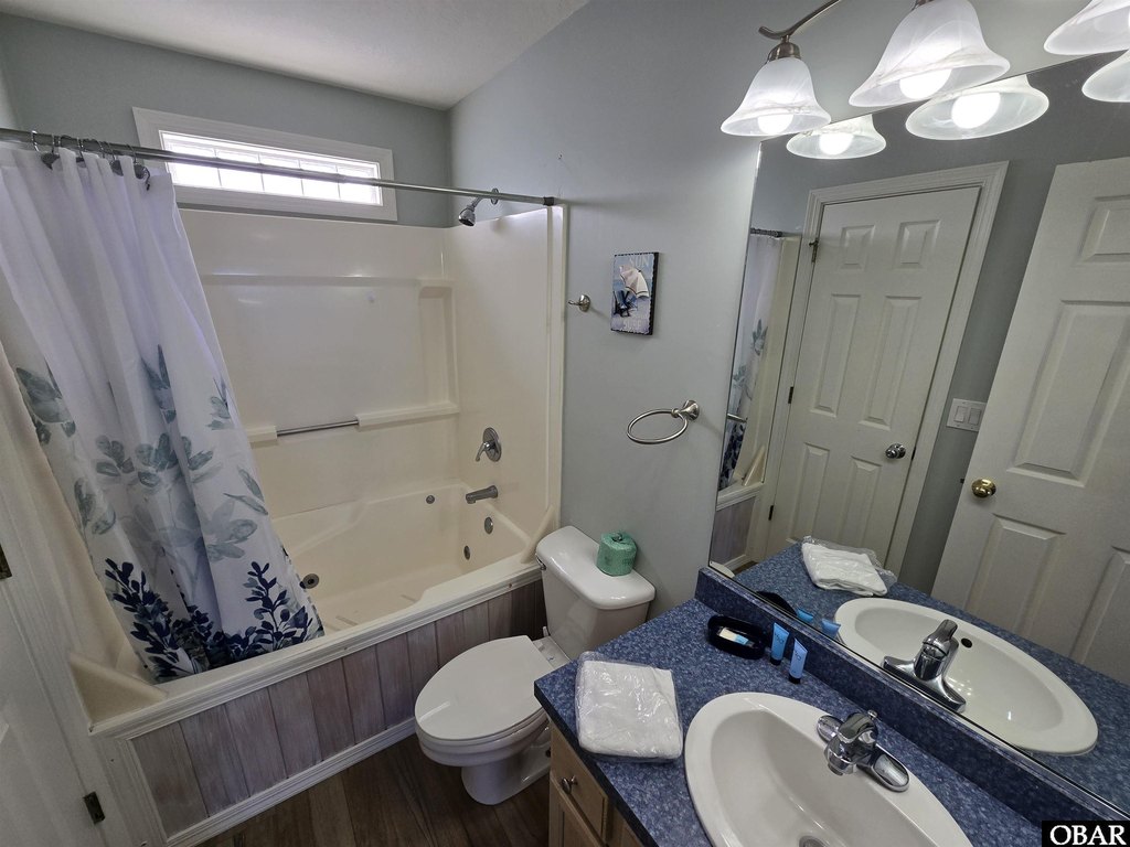 Corolla, North Carolina, 27927, United States, 4 Bedrooms Bedrooms, ,2 BathroomsBathrooms,Residential,Forsale,1951928