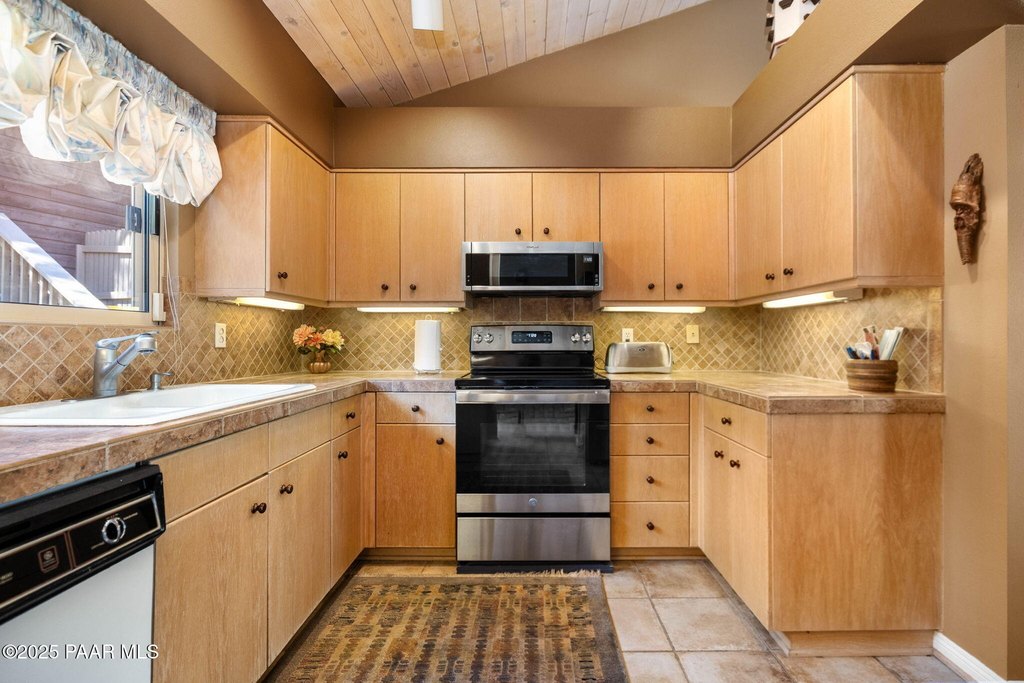 Prescott, Arizona, 86305, United States, 2 Bedrooms Bedrooms, ,2 BathroomsBathrooms,Residential,Forsale,1929270