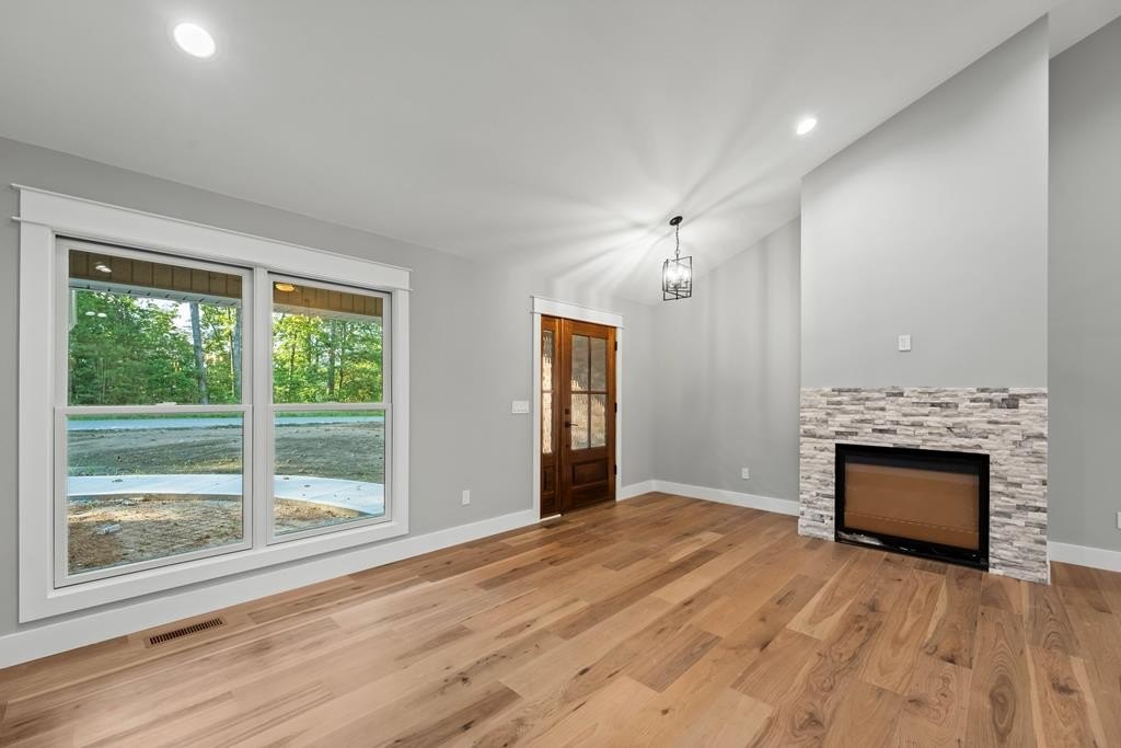 MONTEREY, Tennessee, 38574, United States, 3 Bedrooms Bedrooms, ,2 BathroomsBathrooms,Residential,Forsale,1907888