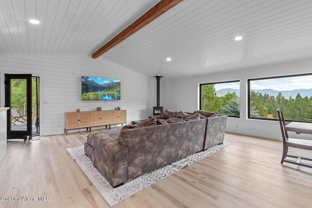 Hayden, Idaho, 83835, United States, 3 Bedrooms Bedrooms, ,3 BathroomsBathrooms,Residential,Forsale,1946353