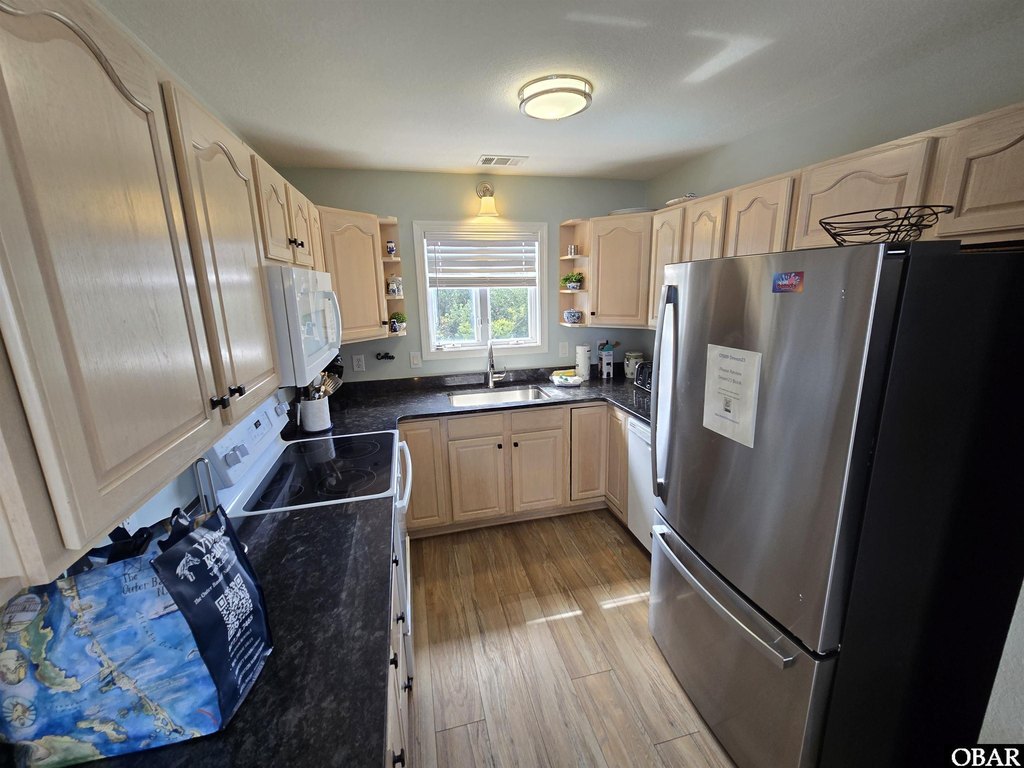 Corolla, North Carolina, 27927, United States, 4 Bedrooms Bedrooms, ,2 BathroomsBathrooms,Residential,Forsale,1951928