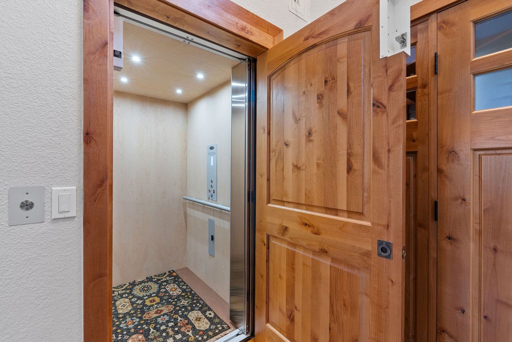 Whitefish, Montana, 59937, United States, 3 Bedrooms Bedrooms, ,3.5 BathroomsBathrooms,Residential,Forsale,1944288