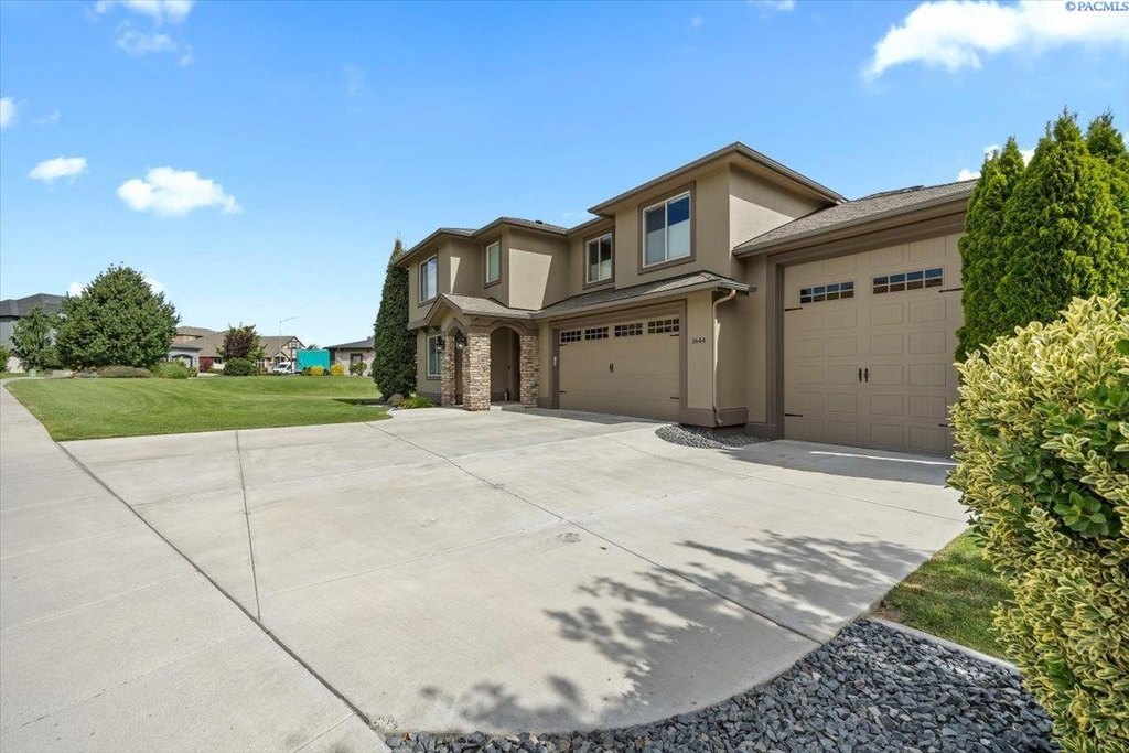 Richland, Washington, 99352, United States, 5 Bedrooms Bedrooms, ,3 BathroomsBathrooms,Residential,Forsale,1959746