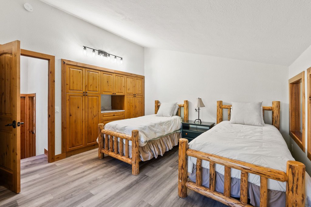 Whitefish, Montana, 59937, United States, 3 Bedrooms Bedrooms, ,3.5 BathroomsBathrooms,Residential,Forsale,1944288