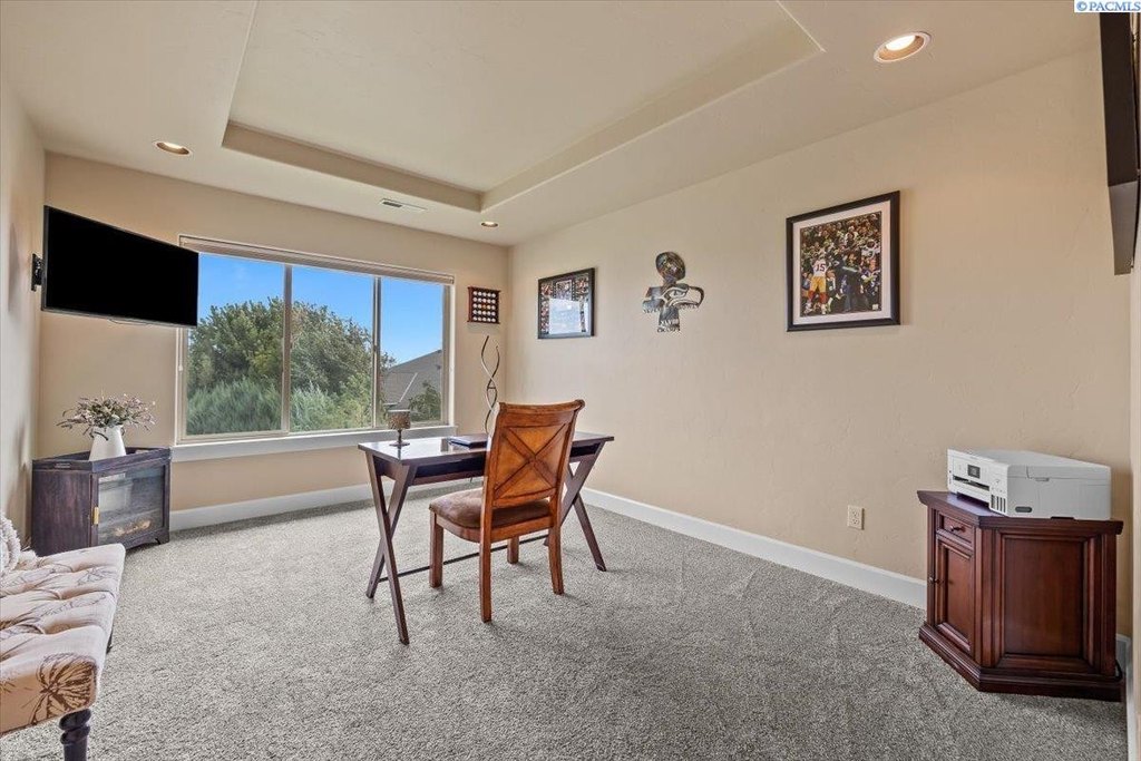 Richland, Washington, 99352, United States, 5 Bedrooms Bedrooms, ,3 BathroomsBathrooms,Residential,Forsale,1959746