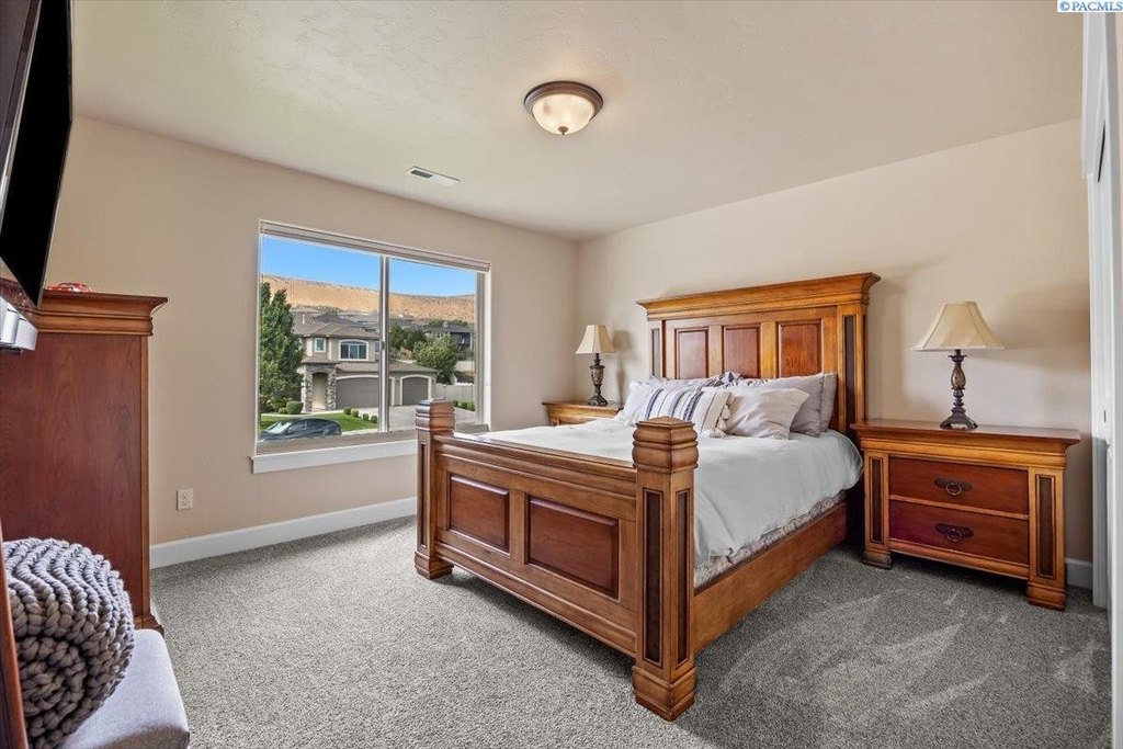 Richland, Washington, 99352, United States, 5 Bedrooms Bedrooms, ,3 BathroomsBathrooms,Residential,Forsale,1959746