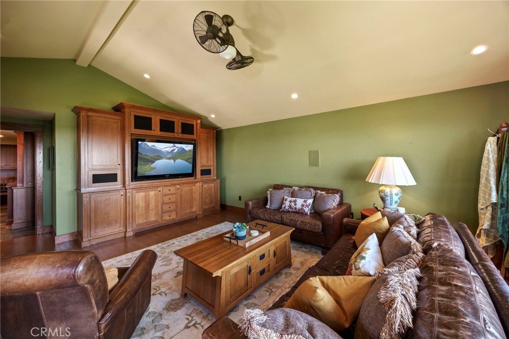 Lake Forest, California, 92630, United States, 5 Bedrooms Bedrooms, ,3.5 BathroomsBathrooms,Residential,Forsale,1899767