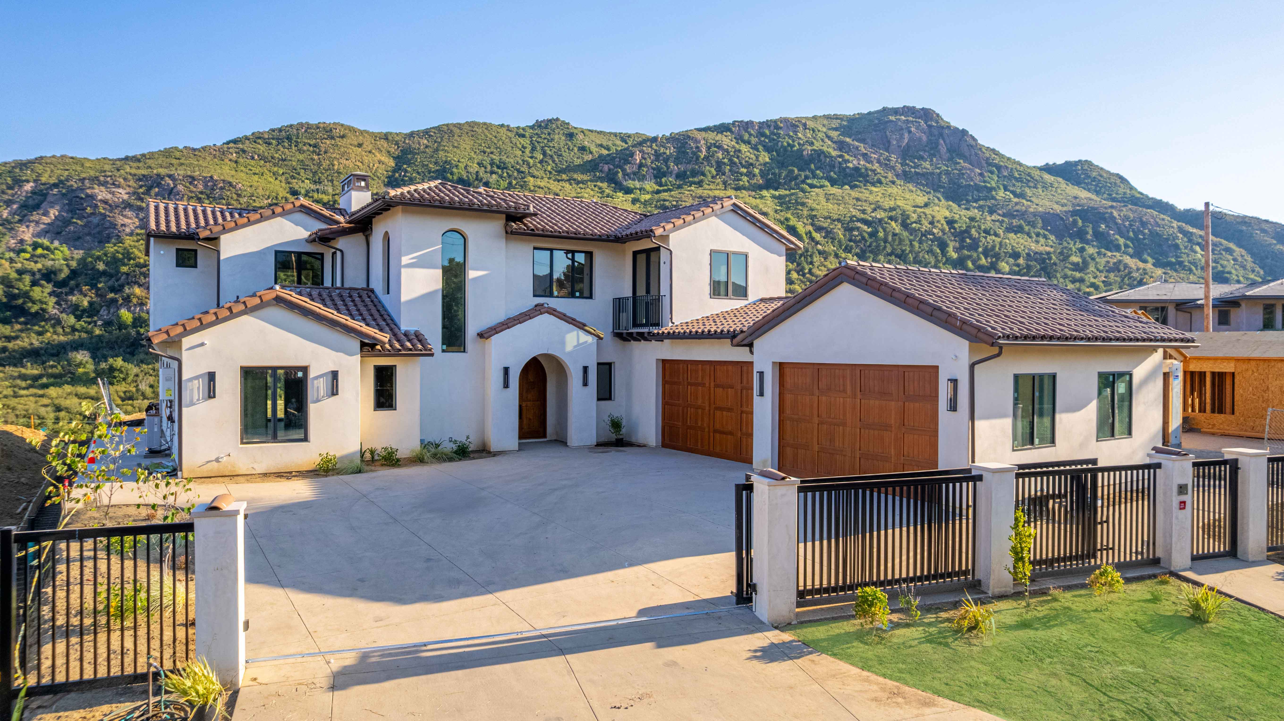 Agoura Hills, California, 91301, United States, 4 Bedrooms Bedrooms, ,5 BathroomsBathrooms,Residential,Forsale,1922157