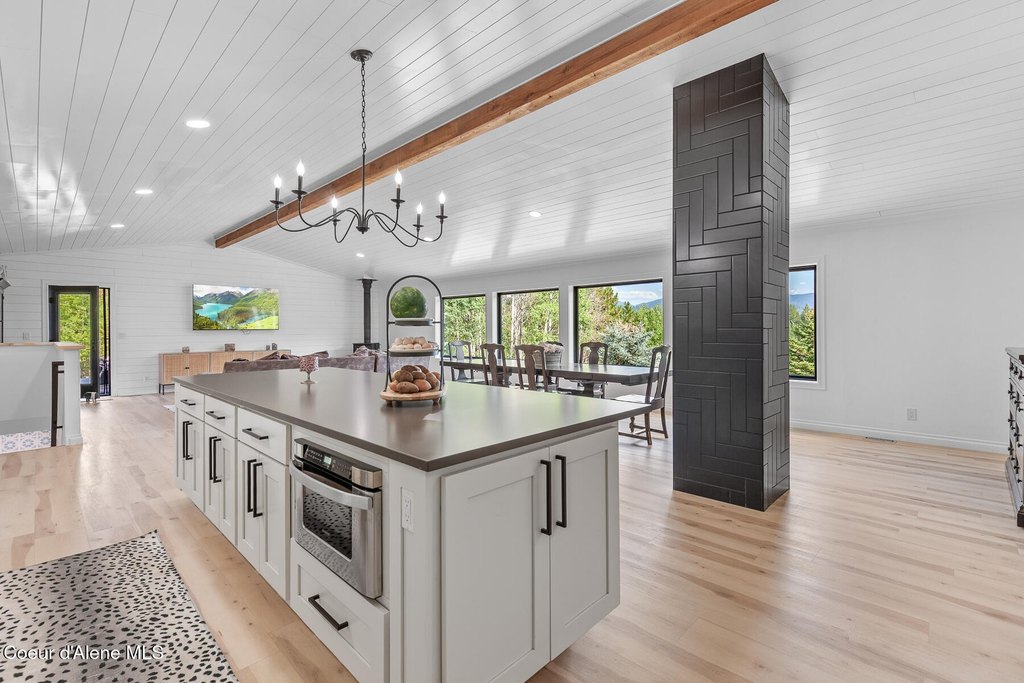 Hayden, Idaho, 83835, United States, 3 Bedrooms Bedrooms, ,3 BathroomsBathrooms,Residential,Forsale,1946353