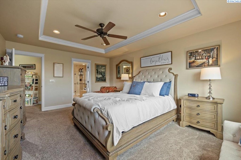 Richland, Washington, 99352, United States, 5 Bedrooms Bedrooms, ,3 BathroomsBathrooms,Residential,Forsale,1959746