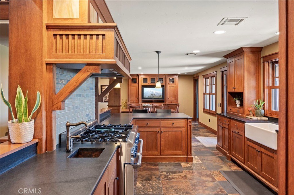 Lake Forest, California, 92630, United States, 5 Bedrooms Bedrooms, ,3.5 BathroomsBathrooms,Residential,Forsale,1899767