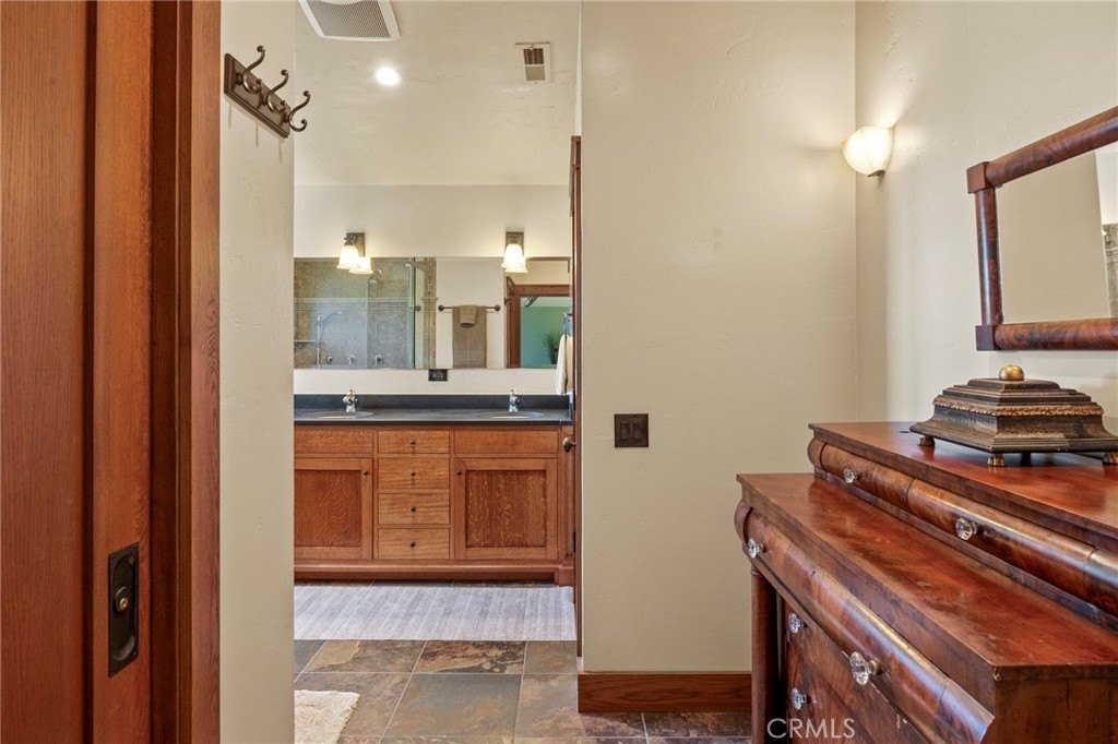 Lake Forest, California, 92630, United States, 5 Bedrooms Bedrooms, ,3.5 BathroomsBathrooms,Residential,Forsale,1899767