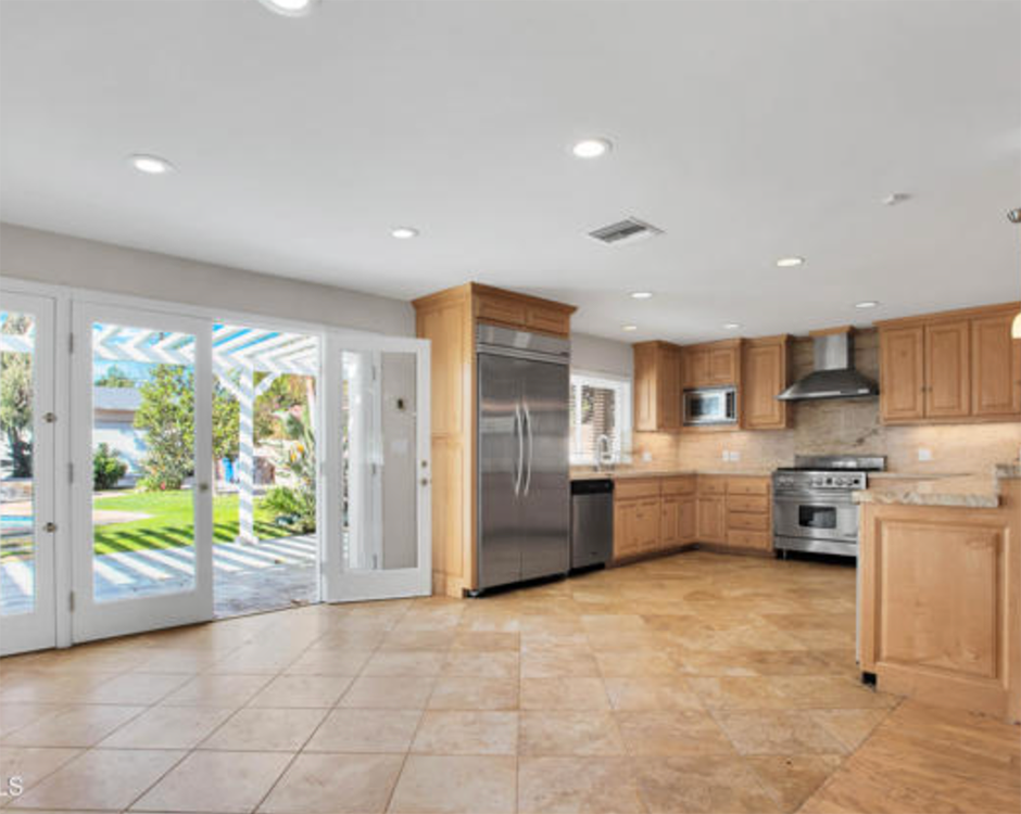 Sherman Oaks, California, 91423, United States, 4 Bedrooms Bedrooms, ,3 BathroomsBathrooms,Residential,Forsale,1922156
