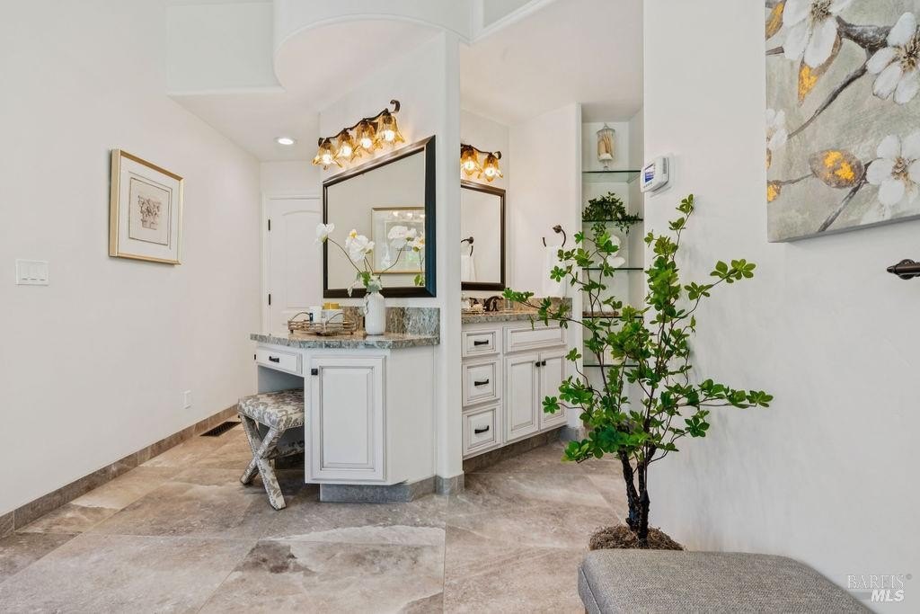 Santa Rosa, California, 95403, United States, 4 Bedrooms Bedrooms, ,4.5 BathroomsBathrooms,Residential,Forsale,1934048