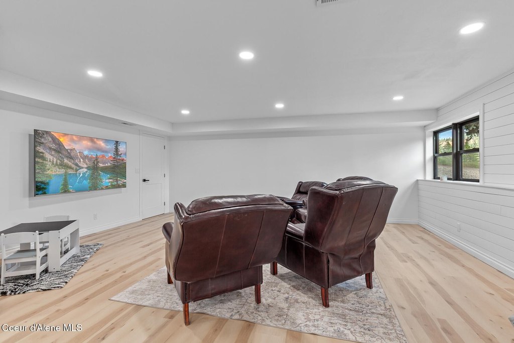 Hayden, Idaho, 83835, United States, 3 Bedrooms Bedrooms, ,3 BathroomsBathrooms,Residential,Forsale,1946353