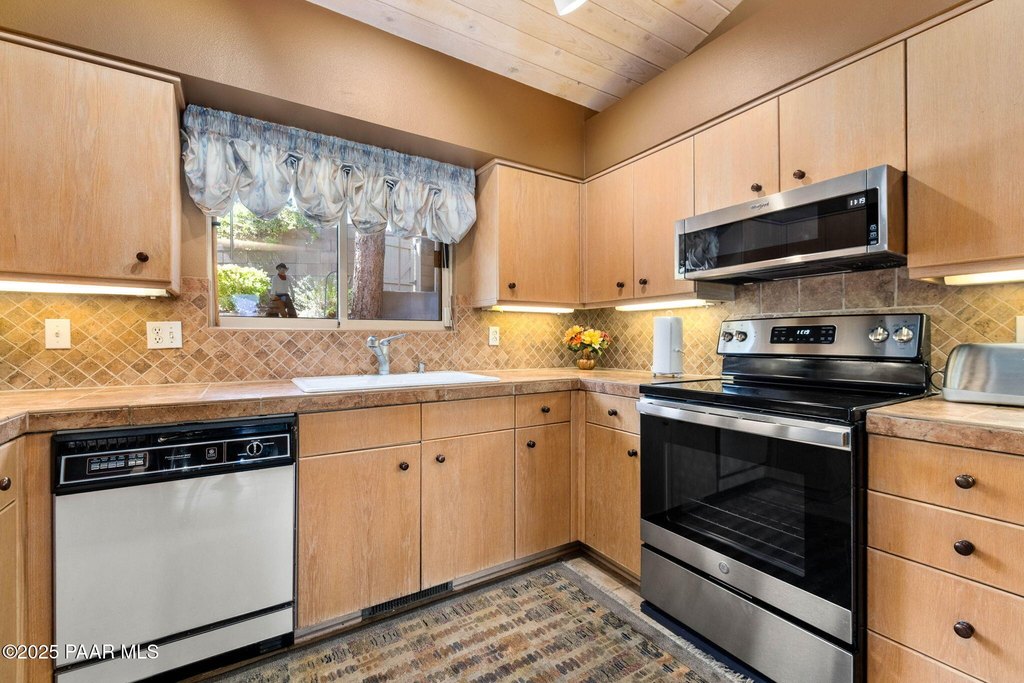 Prescott, Arizona, 86305, United States, 2 Bedrooms Bedrooms, ,2 BathroomsBathrooms,Residential,Forsale,1929270