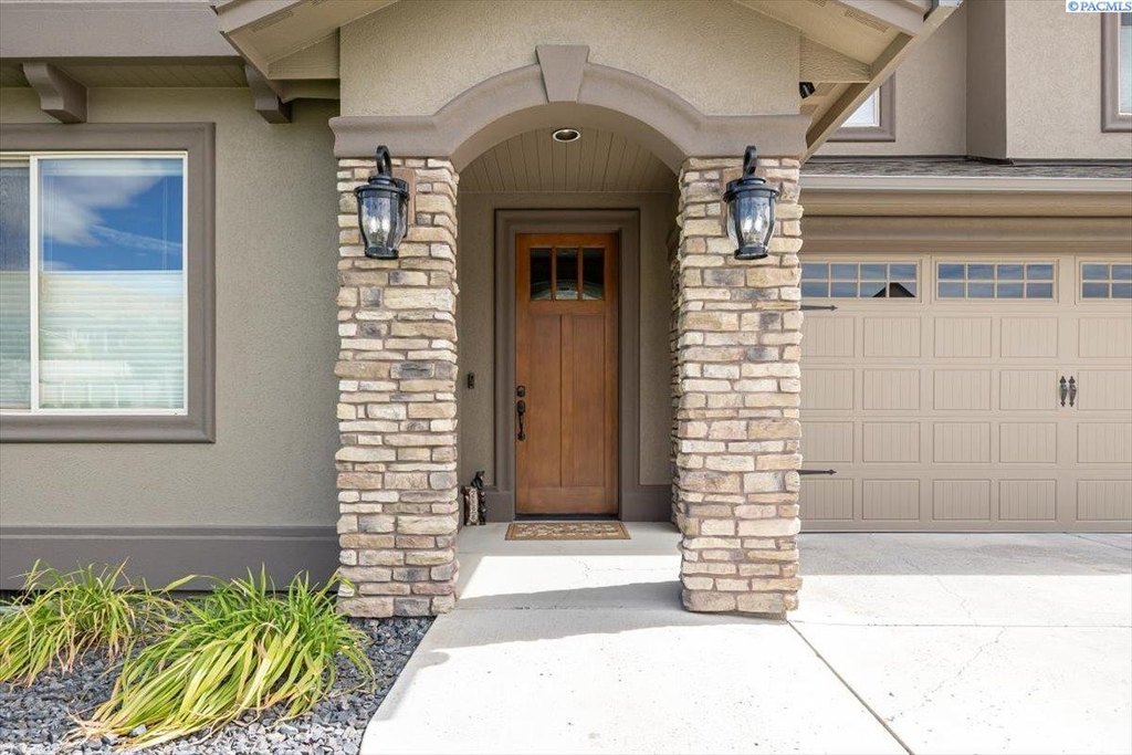 Richland, Washington, 99352, United States, 5 Bedrooms Bedrooms, ,3 BathroomsBathrooms,Residential,Forsale,1959746