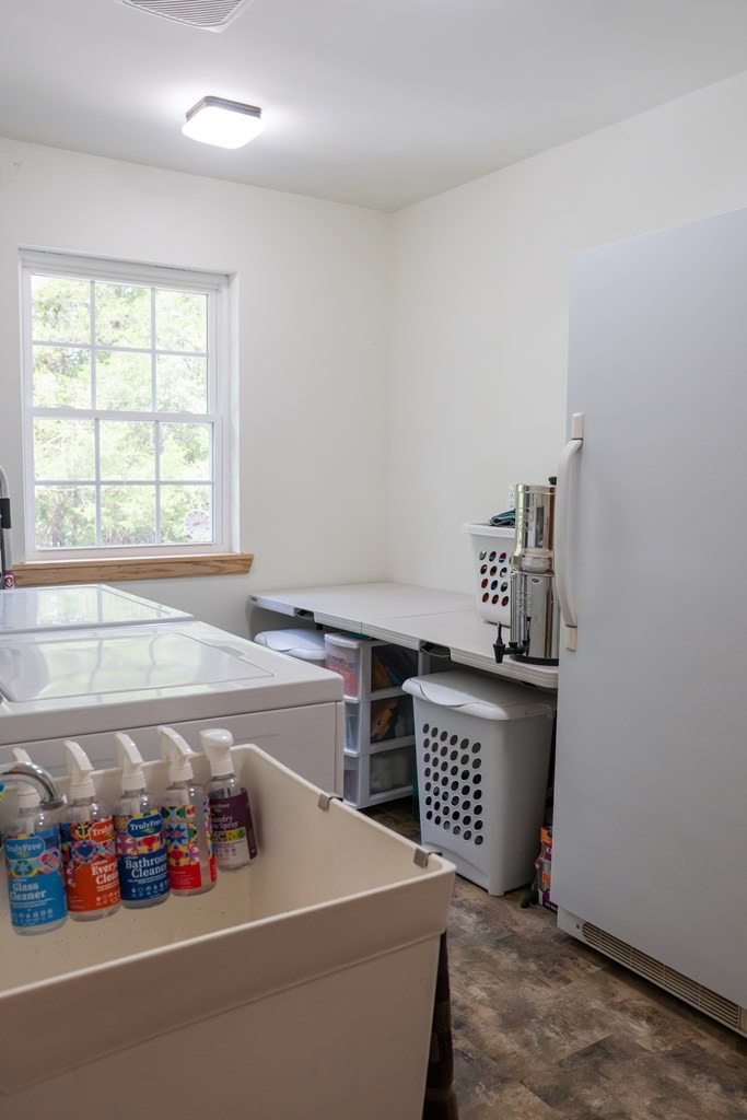 Doyle, Tennessee, 38559, United States, 3 Bedrooms Bedrooms, ,2 BathroomsBathrooms,Residential,Forsale,2010934