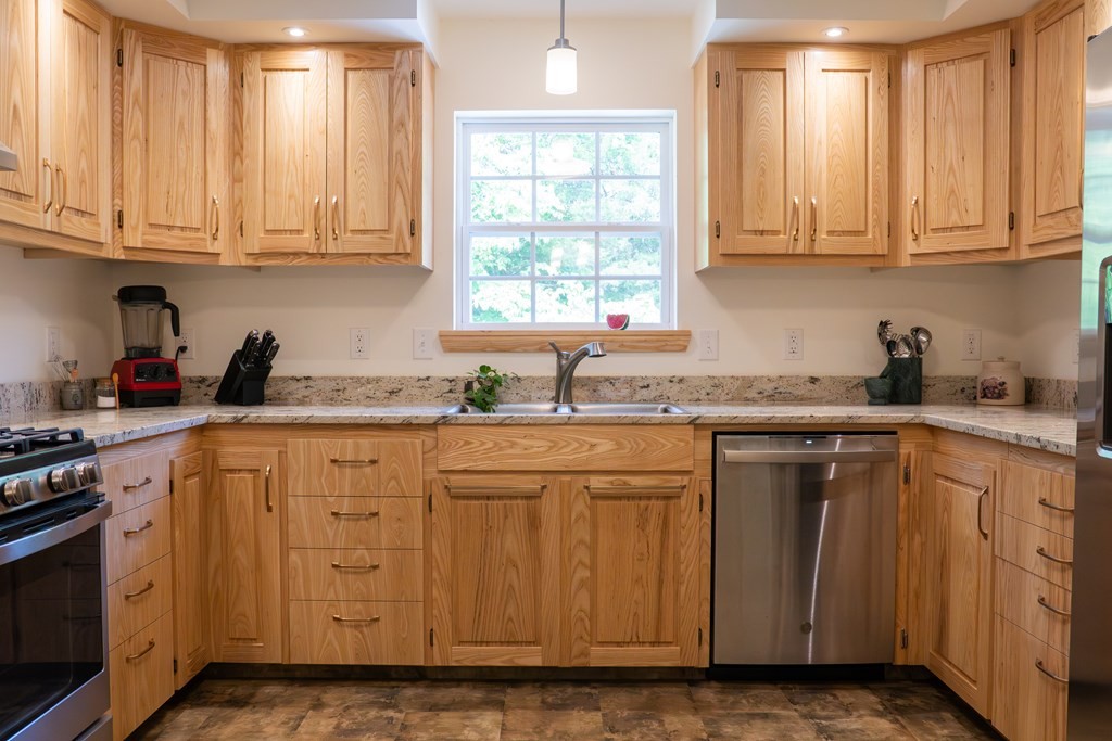 Doyle, Tennessee, 38559, United States, 3 Bedrooms Bedrooms, ,2 BathroomsBathrooms,Residential,Forsale,2010934