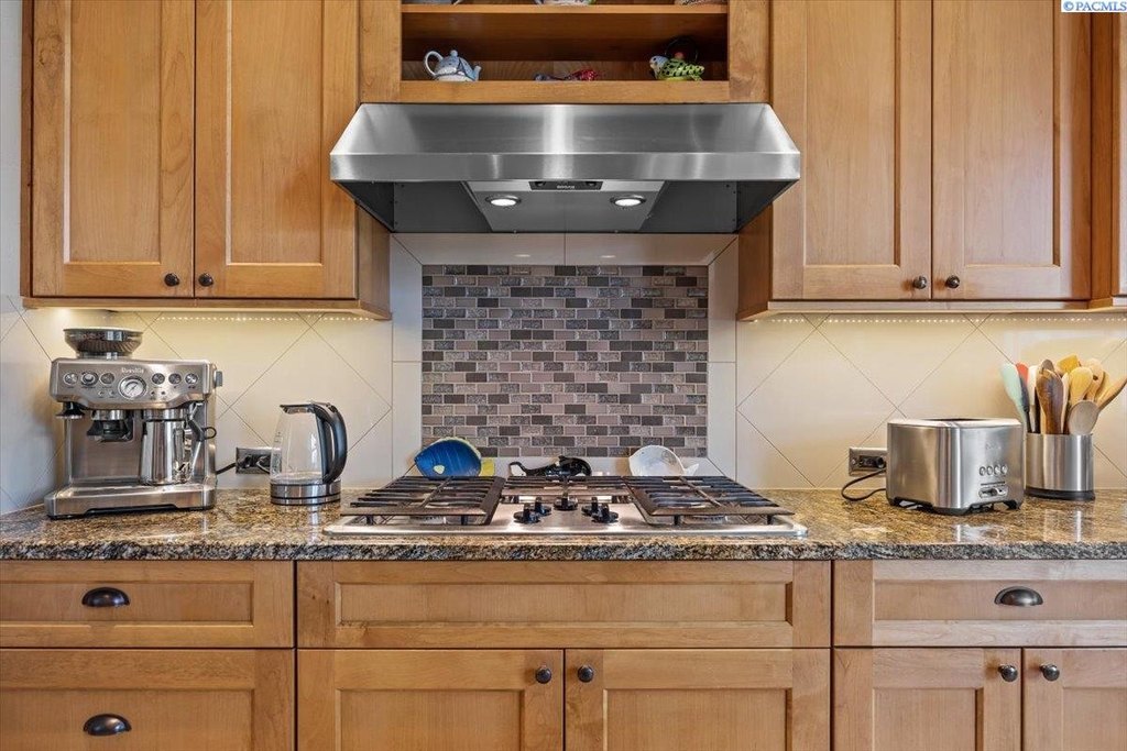 Richland, Washington, 99352, United States, 5 Bedrooms Bedrooms, ,3 BathroomsBathrooms,Residential,Forsale,1959746