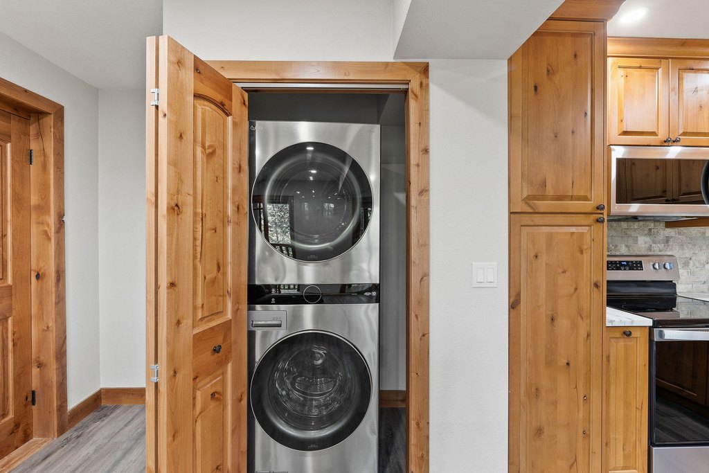 Whitefish, Montana, 59937, United States, 3 Bedrooms Bedrooms, ,3.5 BathroomsBathrooms,Residential,Forsale,1944288