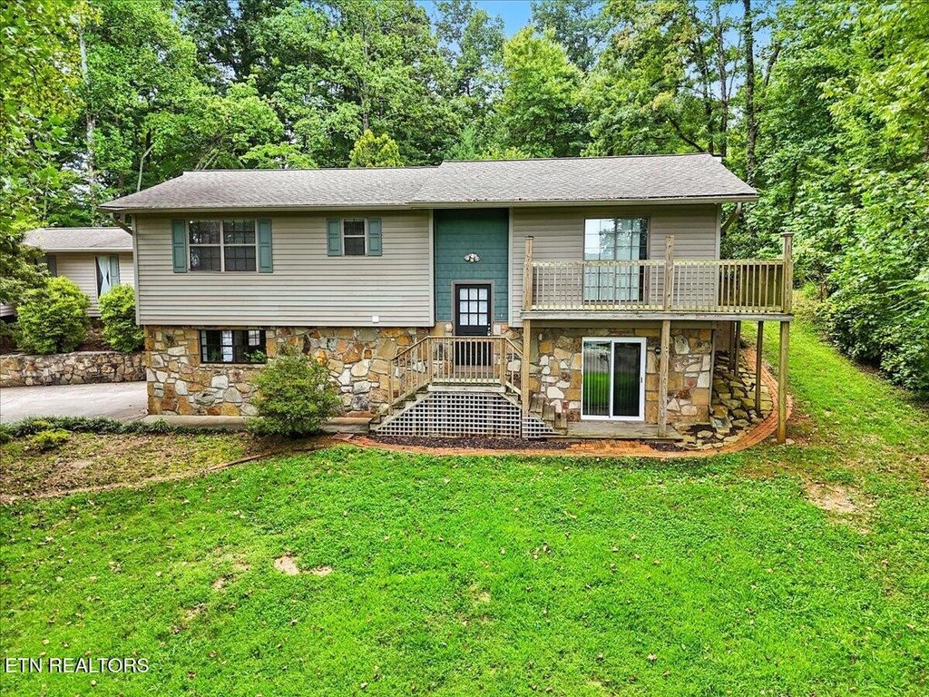 Louisville, Tennessee, 37777, United States, 3 Bedrooms Bedrooms, ,6 BathroomsBathrooms,Residential,Forsale,1942428
