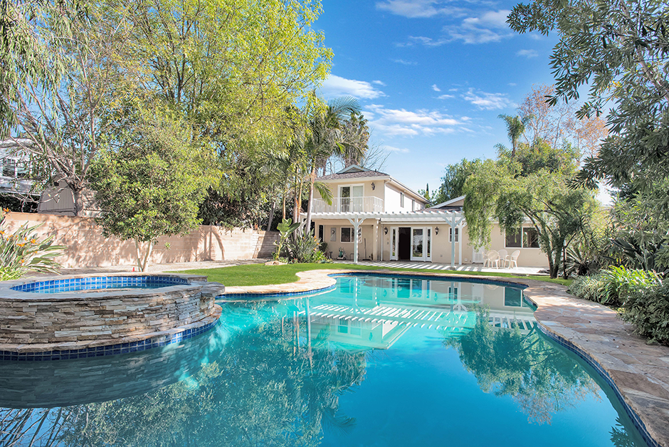 Sherman Oaks, California, 91423, United States, 4 Bedrooms Bedrooms, ,3 BathroomsBathrooms,Residential,Forsale,1922156