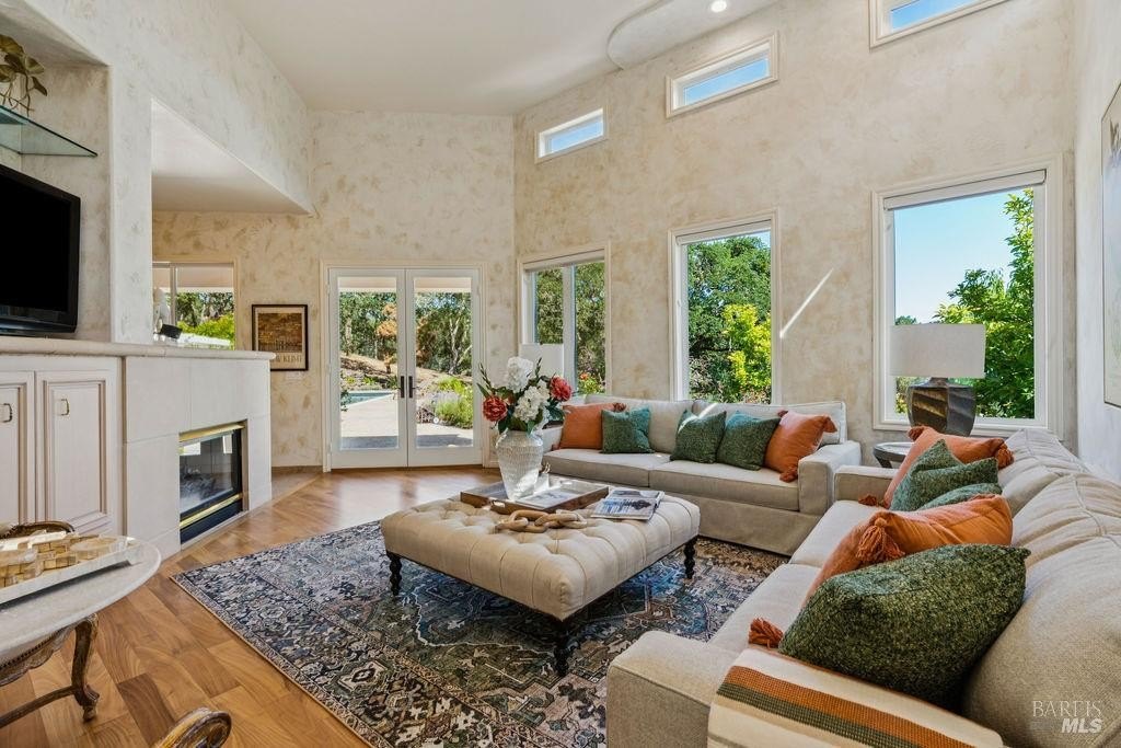 Santa Rosa, California, 95403, United States, 4 Bedrooms Bedrooms, ,4.5 BathroomsBathrooms,Residential,Forsale,1934048