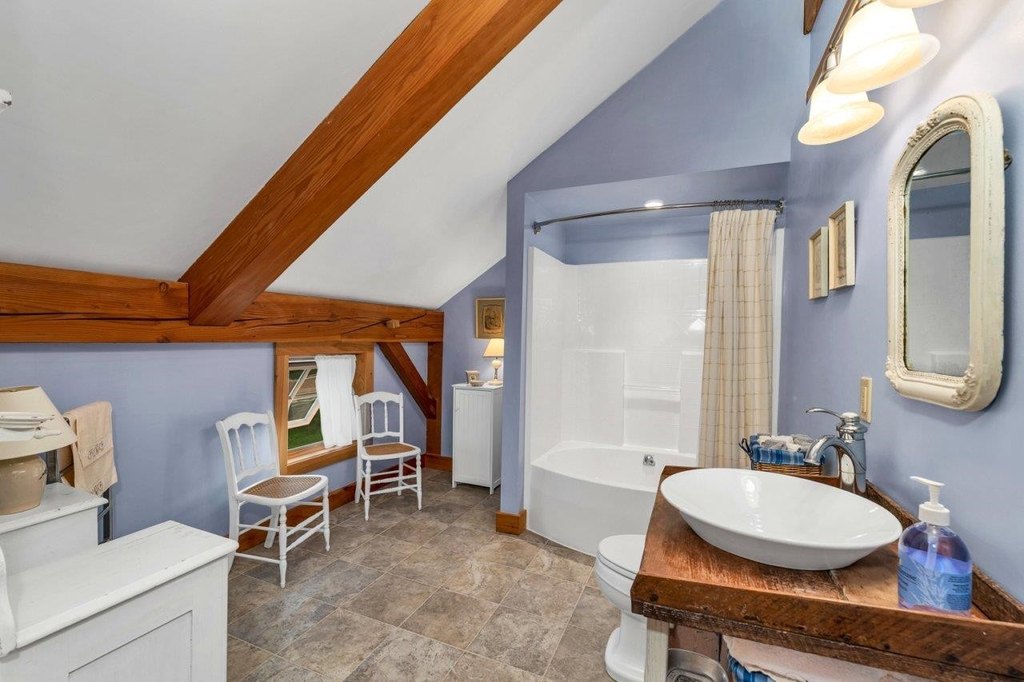 Tuftonboro, New Hampshire, 03816, United States, 3 Bedrooms Bedrooms, ,2.5 BathroomsBathrooms,Residential,Forsale,1952904
