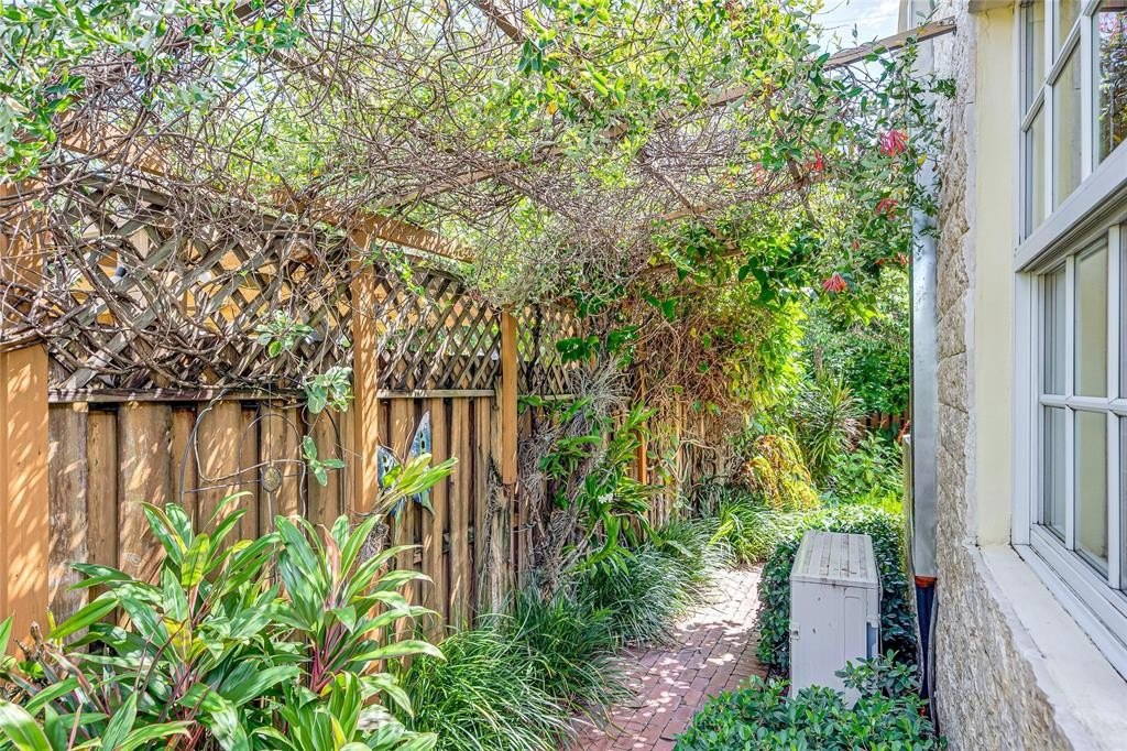 Fort Lauderdale, Florida, 33301, United States, 3 Bedrooms Bedrooms, ,2 BathroomsBathrooms,Residential,Forsale,1884580