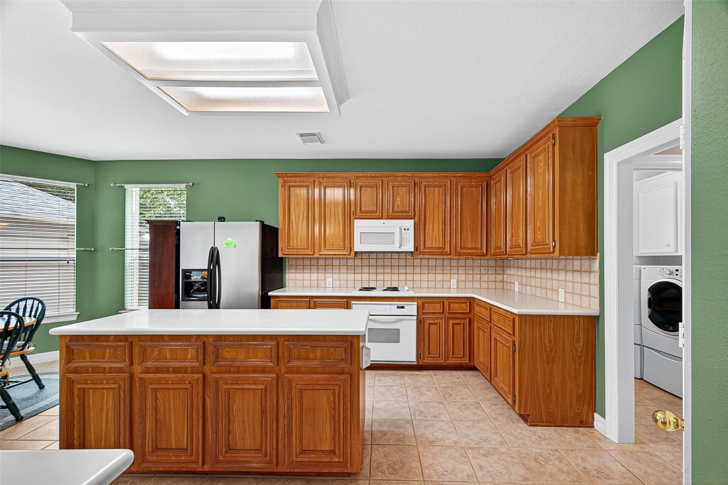 League City, Texas, 77573, United States, 5 Bedrooms Bedrooms, ,3.5 BathroomsBathrooms,Residential,Forsale,1936481