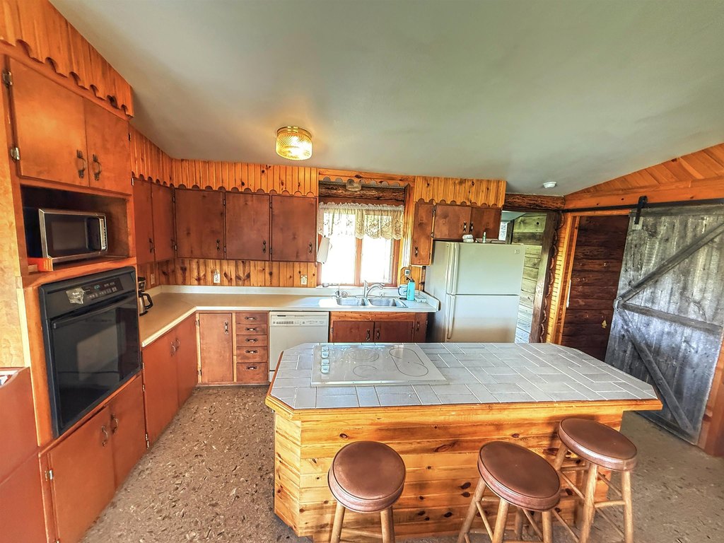 Sundance, Wyoming, 82729, United States, 1 Bedroom Bedrooms, ,2 BathroomsBathrooms,Residential,Forsale,1990709