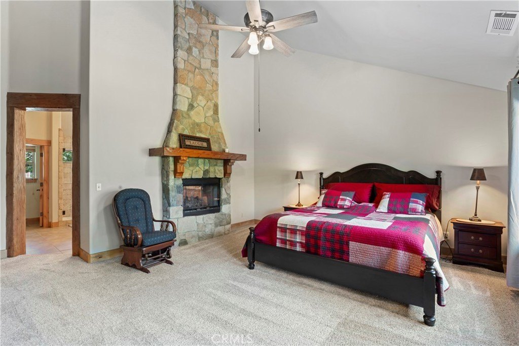 Lake Arrowhead, California, 92352, United States, 4 Bedrooms Bedrooms, ,3 BathroomsBathrooms,Residential,Forsale,1953302