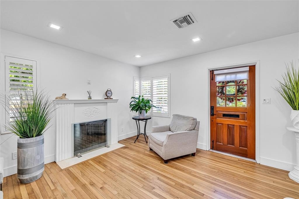 Fort Lauderdale, Florida, 33301, United States, 3 Bedrooms Bedrooms, ,2 BathroomsBathrooms,Residential,Forsale,1884580