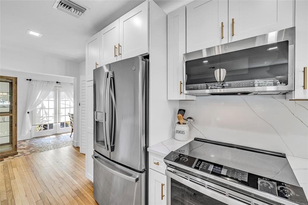 Fort Lauderdale, Florida, 33301, United States, 3 Bedrooms Bedrooms, ,2 BathroomsBathrooms,Residential,Forsale,1884580