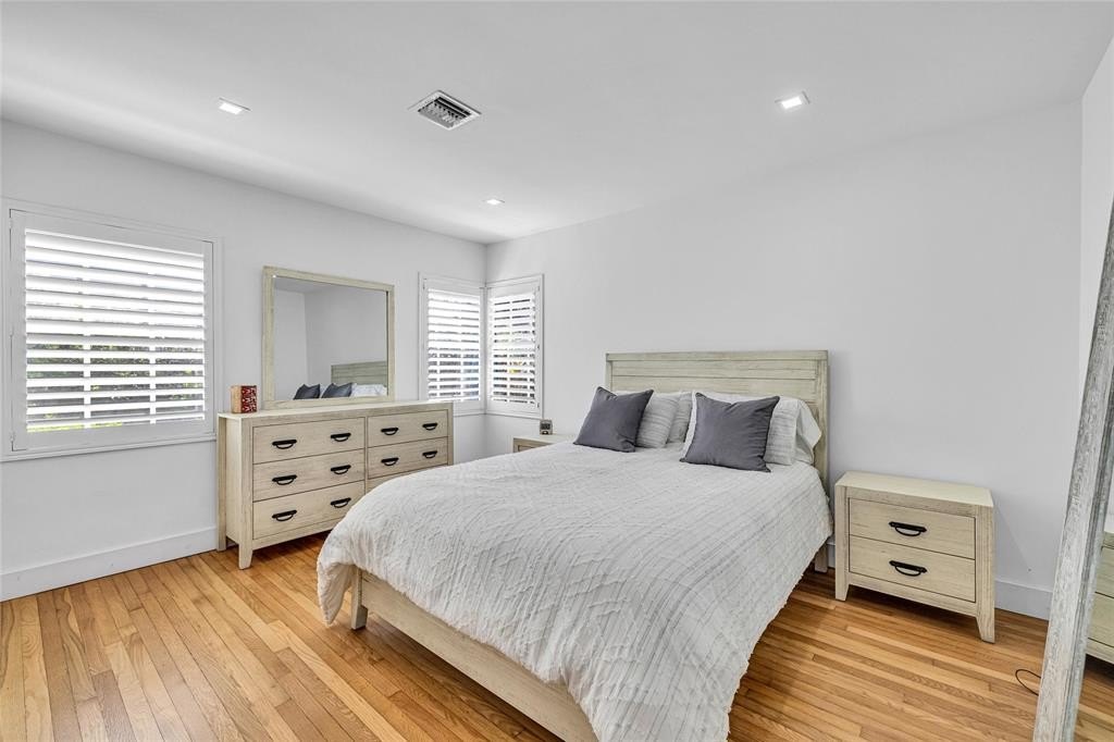 Fort Lauderdale, Florida, 33301, United States, 3 Bedrooms Bedrooms, ,2 BathroomsBathrooms,Residential,Forsale,1884580