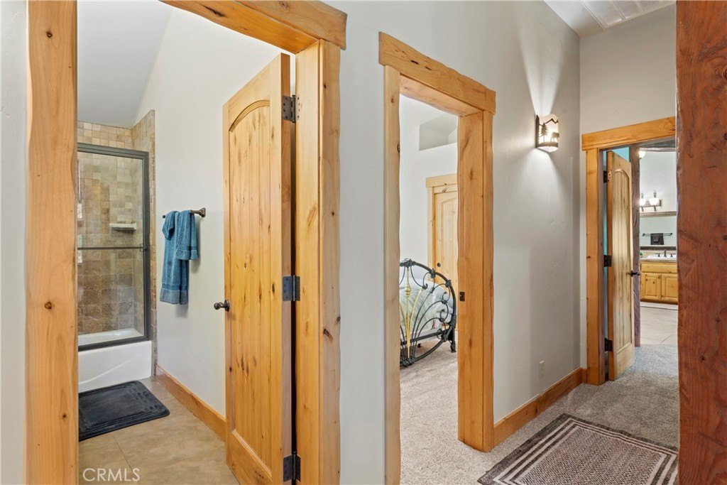 Lake Arrowhead, California, 92352, United States, 4 Bedrooms Bedrooms, ,3 BathroomsBathrooms,Residential,Forsale,1953302