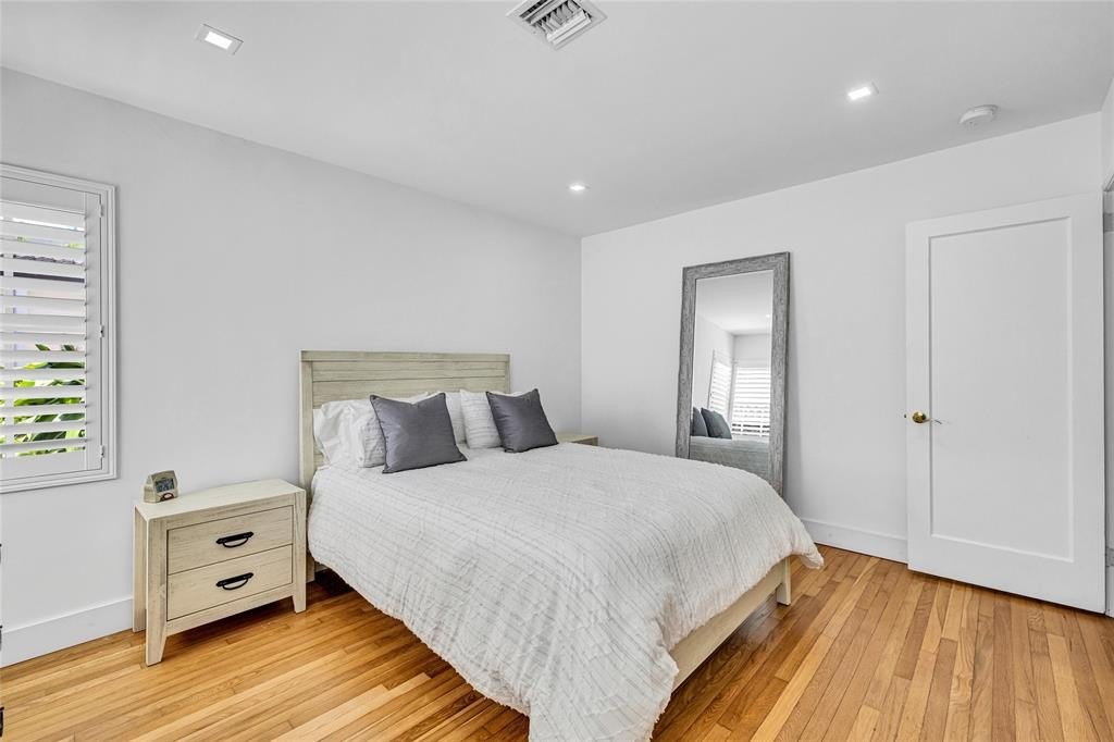 Fort Lauderdale, Florida, 33301, United States, 3 Bedrooms Bedrooms, ,2 BathroomsBathrooms,Residential,Forsale,1884580