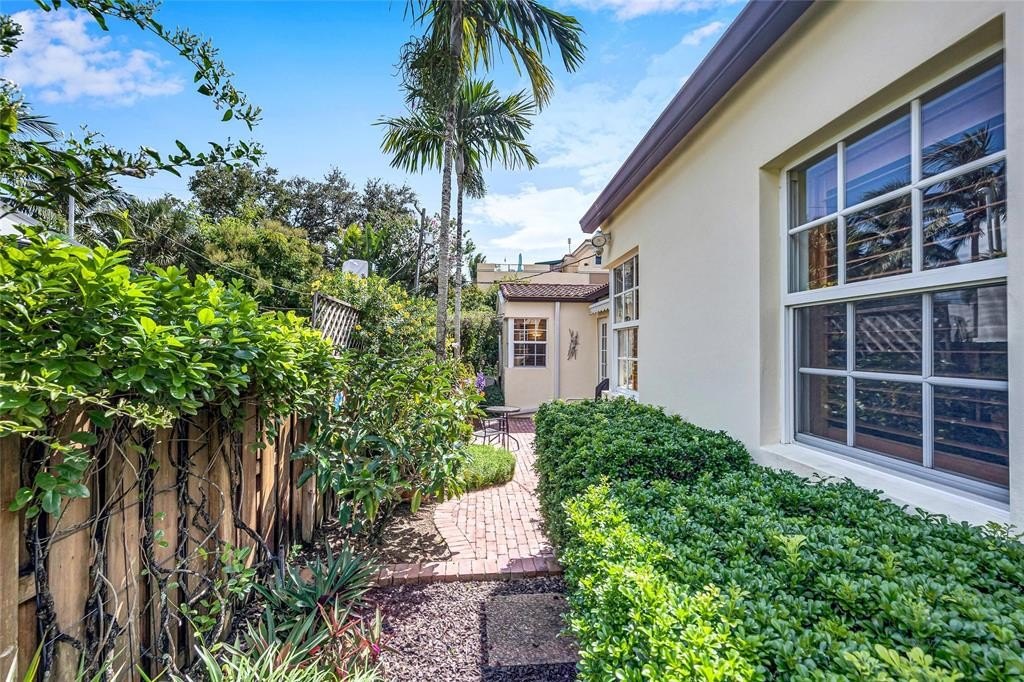 Fort Lauderdale, Florida, 33301, United States, 3 Bedrooms Bedrooms, ,2 BathroomsBathrooms,Residential,Forsale,1884580