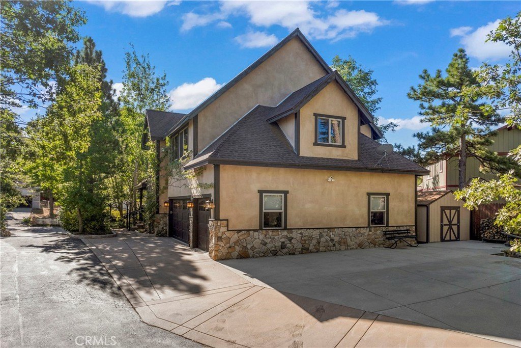Lake Arrowhead, California, 92352, United States, 4 Bedrooms Bedrooms, ,3 BathroomsBathrooms,Residential,Forsale,1953302