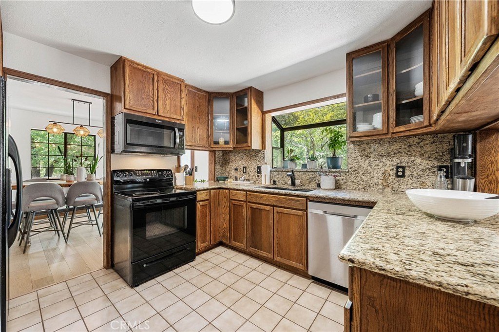 Kelseyville, California, 95451, United States, 3 Bedrooms Bedrooms, ,4 BathroomsBathrooms,Residential,Forsale,1953141