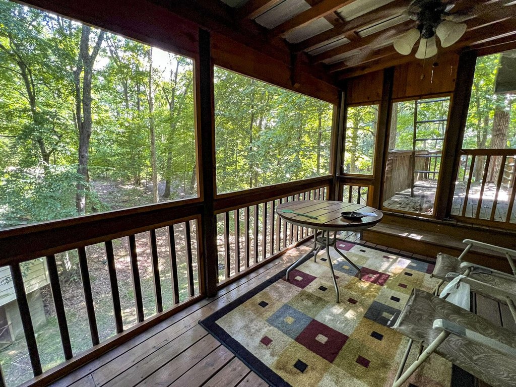 Dandridge, Tennessee, 37725, United States, 3 Bedrooms Bedrooms, ,2 BathroomsBathrooms,Residential,Forsale,1944342
