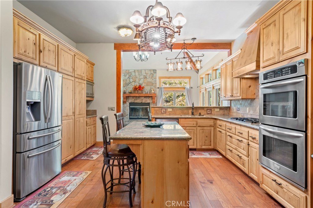 Lake Arrowhead, California, 92352, United States, 4 Bedrooms Bedrooms, ,3 BathroomsBathrooms,Residential,Forsale,1953302