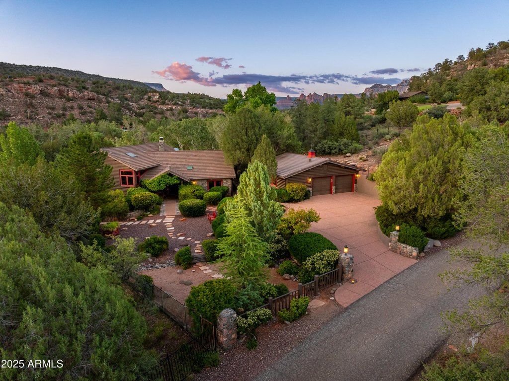 Sedona, Arizona, 86336, United States, 4 Bedrooms Bedrooms, ,4 BathroomsBathrooms,Residential,Forsale,2004625