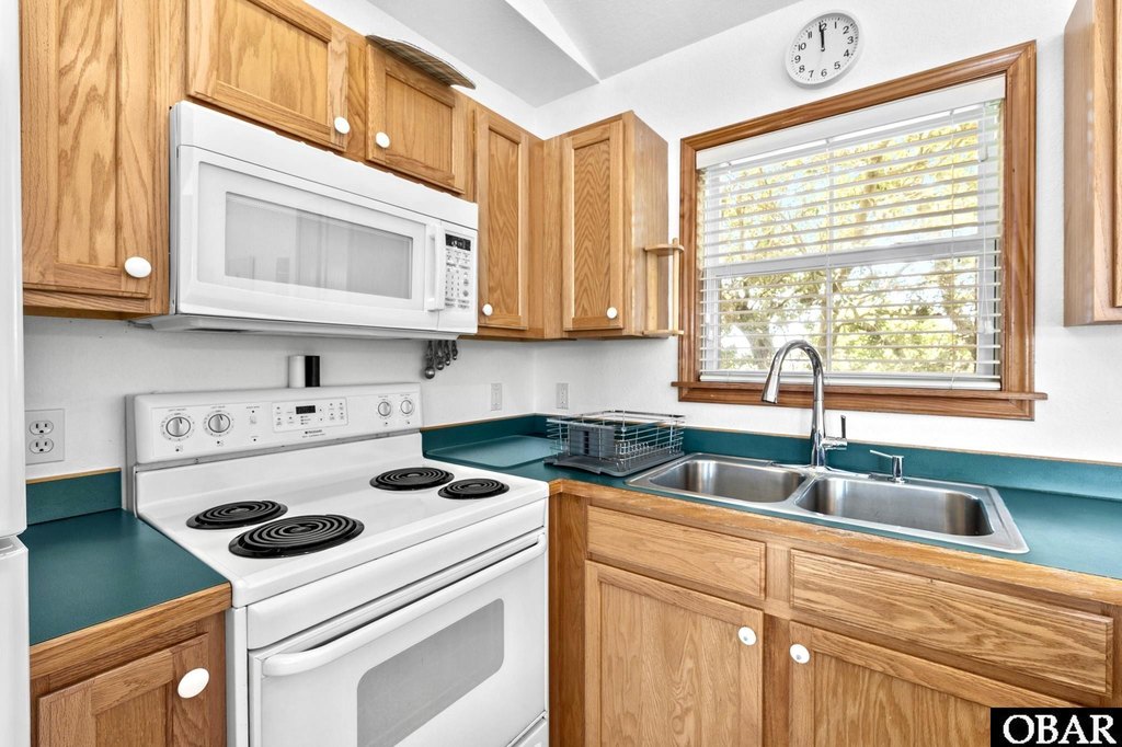 Nags Head, North Carolina, 27959, United States, 4 Bedrooms Bedrooms, ,3 BathroomsBathrooms,Residential,Forsale,2010258