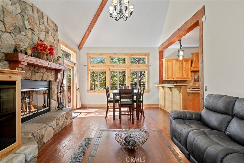 Lake Arrowhead, California, 92352, United States, 4 Bedrooms Bedrooms, ,3 BathroomsBathrooms,Residential,Forsale,1953302