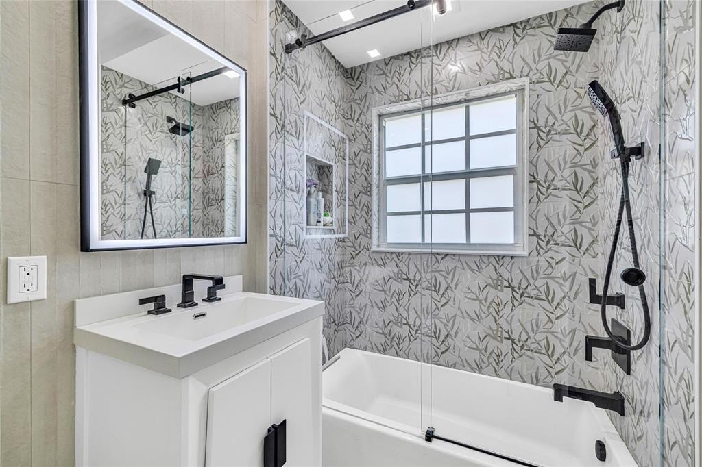 Fort Lauderdale, Florida, 33301, United States, 3 Bedrooms Bedrooms, ,2 BathroomsBathrooms,Residential,Forsale,1884580